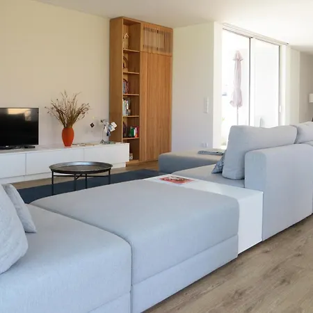 Дом отдыха Mar & Luz, Porto, Минделу