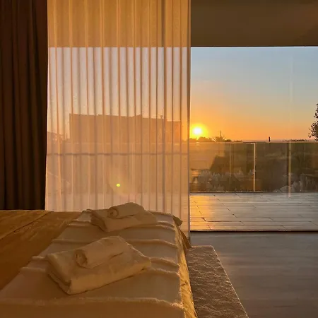 Mar & Luz, Porto, * Μιντέλο